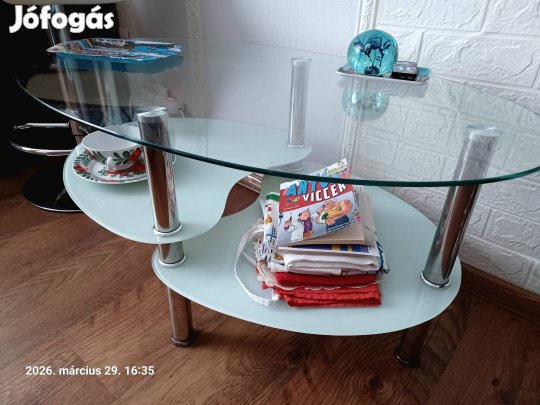 Dohányzóasztal eladó.