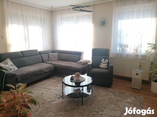 Dohányzóasztal eladó 