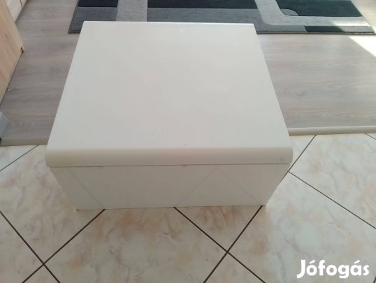 Dohányzóasztal tárolós, felnyíló fényes fehér tetejű, szép állapotú