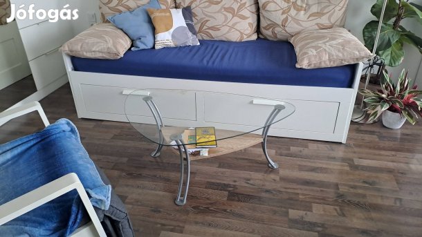 Dohányzóasztal üveglappal