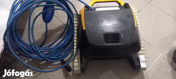 Dolphin E20 medencetisztító