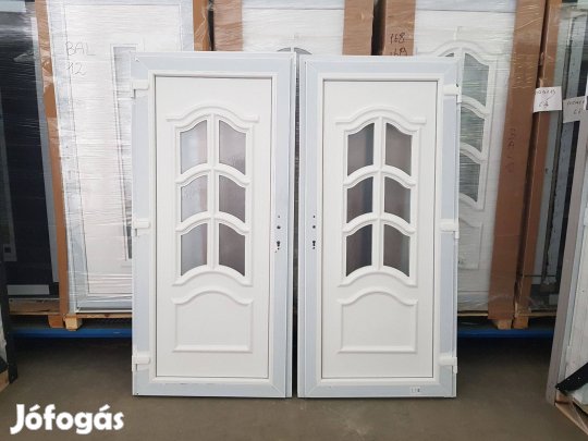 Dombornyomott bejárati ajtó Ingyen Szállítva 98X208 cm