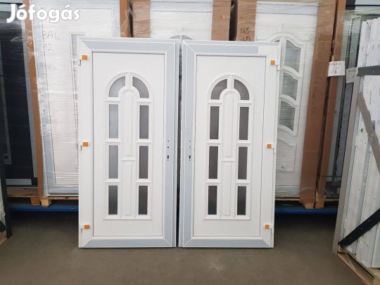 Dombornyomott bejárati ajtó Ingyen Szállítva -98x208 cm