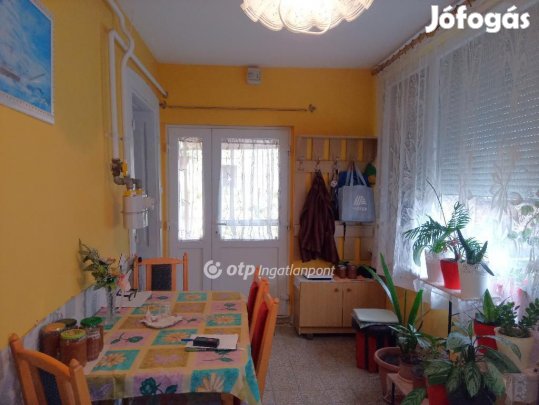 Dombóvár - 4 szobás családi ház eladó!