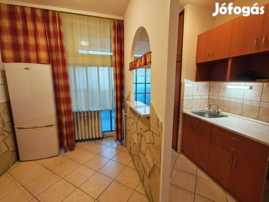 Dombóvár - Belváros - 52 nm - 2 szobás lakás eladó!