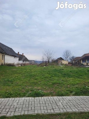 Dombóvár központi részén eladó belterületi 2016nm-es telek