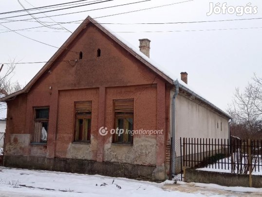 Dombóvári eladó 115 nm-es ház