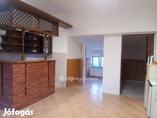 Dombóvári eladó 46 nm-es ház