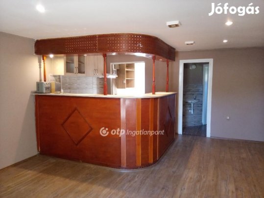 Dombóvári eladó 56 nm-es ház