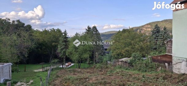 Dömösi 777 nm-es telek eladó