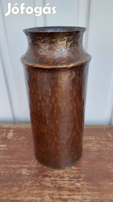Dömötör László fémműves iparművész bronz váza