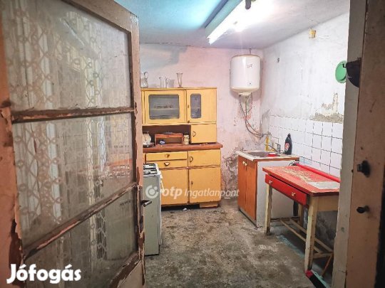 Dömsödi 35 nm-es ház eladó