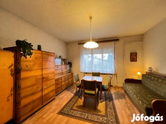 Donner Városrészben 2 Szintes Családi Ház - Garázs Eladó