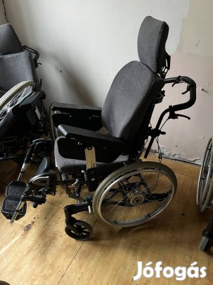 Dönthető Ápolási kerekes szék