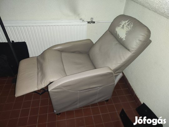 Dönthető bőrfotel
