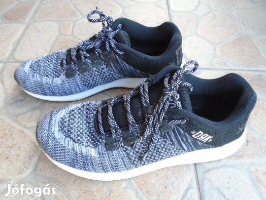 Dorko Jump 41-es méretű edzőcipő