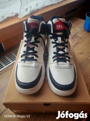 Dorkó férfi cipő 44-es új dobozban eladó 