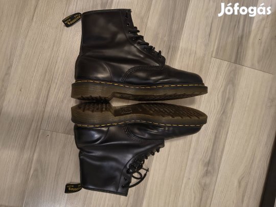 Dr. Martens 1460 férfi bakancs