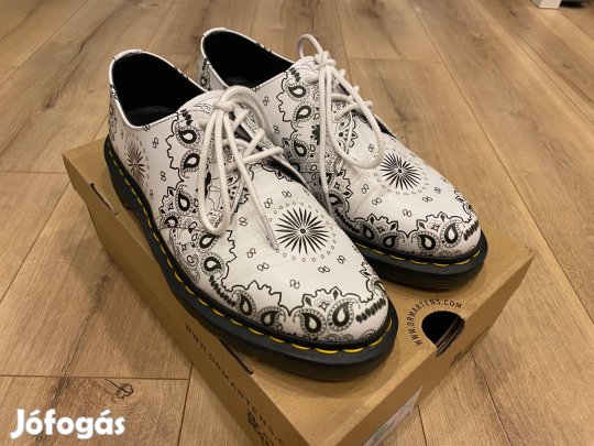 Dr. Martens Bandana cipő