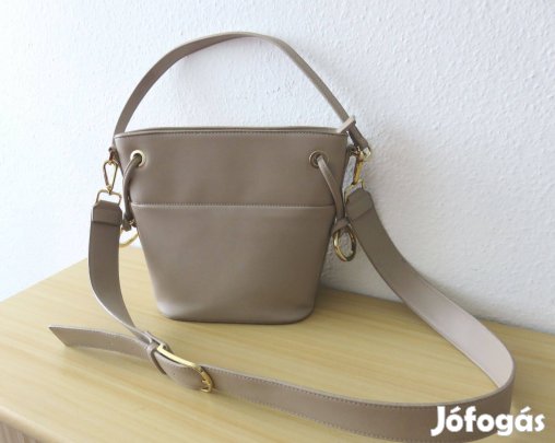 Drapp női táska (nyerskávé színű)