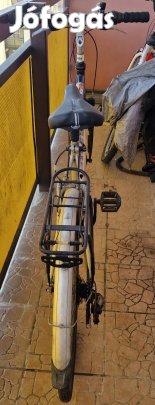 Drive 28-as masszív városi bringa