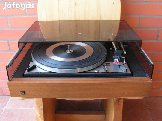 Dual 1216 dörzskerekes full automata bakelit lemezjátszó