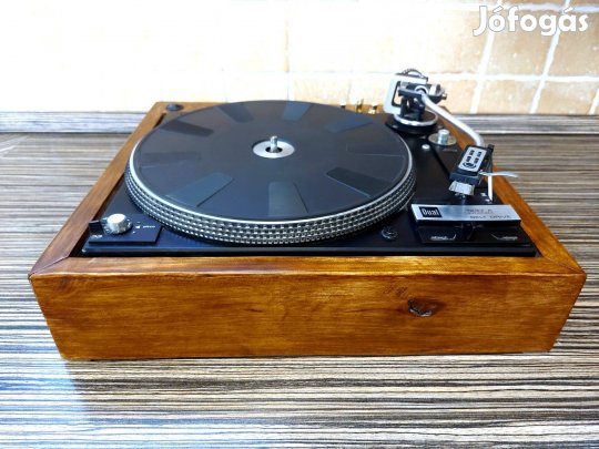 Dual 1237 - szíjhajtású, teljesen automata lemezjátszó