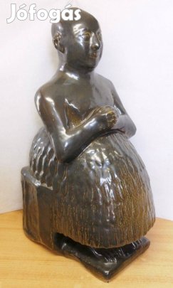 Dudu Sumér írnok és pap. Ülő alakos kerámia szobor. A Bagdadi múzeumi