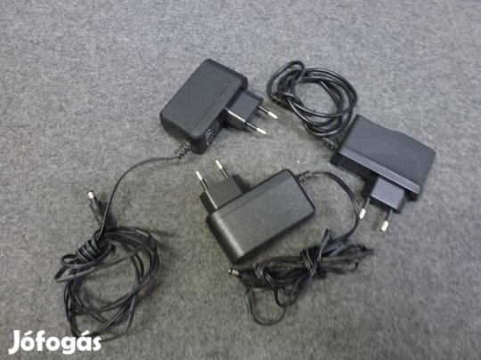 Dugasz tápegység 12V 1000mA