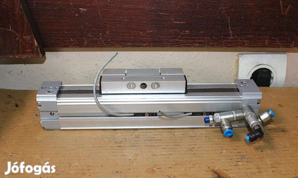 Dugattyúrúd nélküli munkahenger lineáris hajtómű aktuátor Festo ( 7222