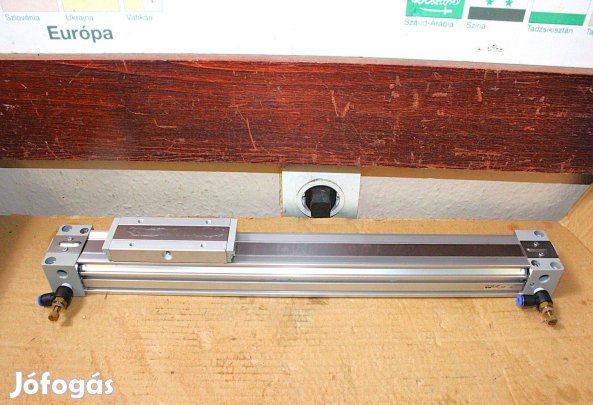 Dugattyúrúd nélküli munkahenger lineáris hajtómű aktuátor SMC ( 7270 )
