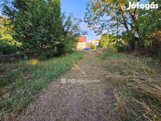 Dunaalmási 1152 nm-es telek eladó