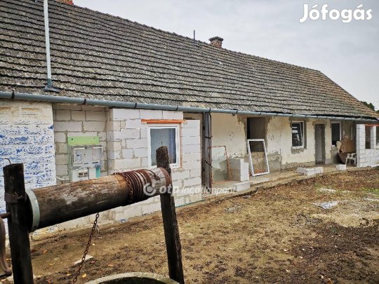 Dunaföldvári 107 nm-es ház eladó