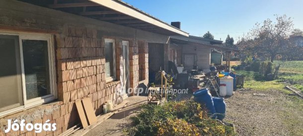 Dunaharasztii eladó 398 nm-es ház