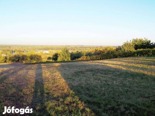 Dunai panorámás építési telek eladó Dunaföldváron!