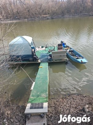 Dunai úszómű teljes bojlis felszereléssel, Neszmélyi-mellékág