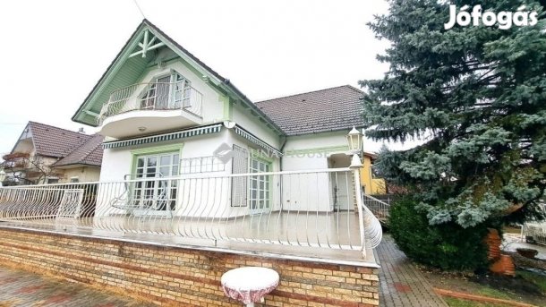 Dunakeszii 255 nm-es ház eladó