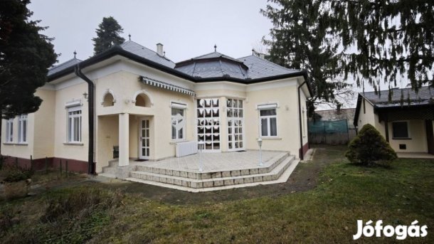 Dunakeszii eladó 340 nm-es ház