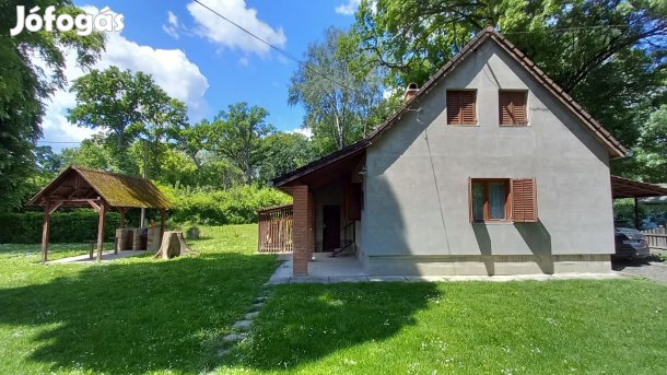 Dunaparti nyaraló Bóni-fokon eladó