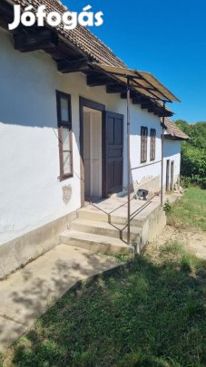 Dunaszentmiklós, 2+1 szobás  családi ház eladó