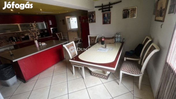 Dunaújváros, 244 nm-es családi ház eladó