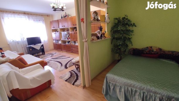 Dunaújváros, Köztársaság utca, 59 m2-es, társasházi lakás, 2 szobás