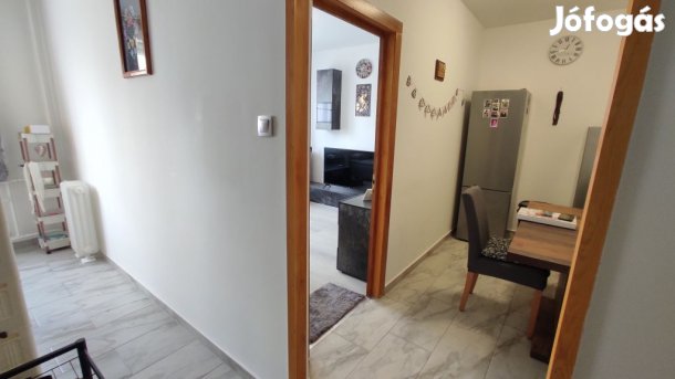 Dunaújváros, Lobogó utca, 53 m2-es, társasházi lakás, 2+1 szobás