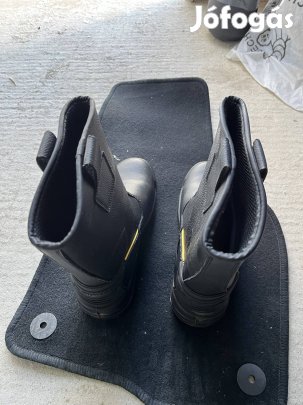 Dunlop munkavédelmi csizma 