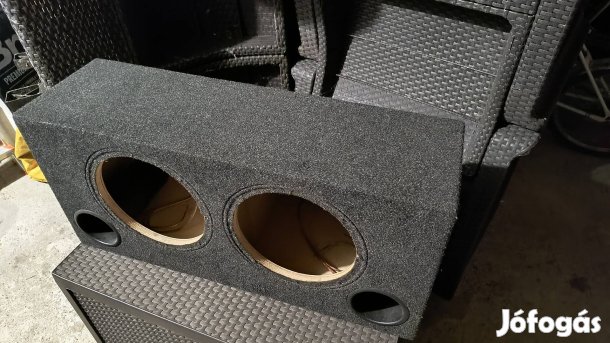 Dupla 25cm autóhifi mélyláda. Rétegelt előlap.