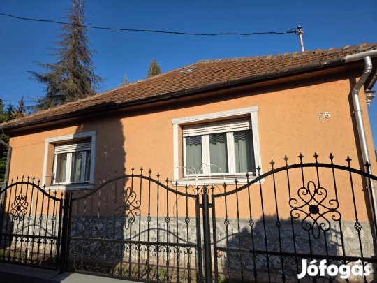 Dupla családi házas porta Diósgyőrben