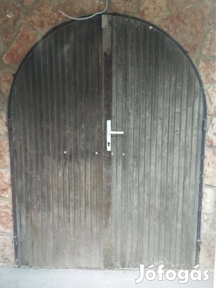 Dupla szárnyú ajtó