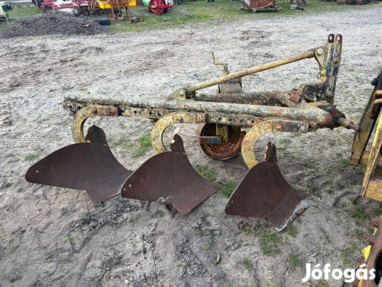 Dutra 3 fejes hattyúnyakas eke