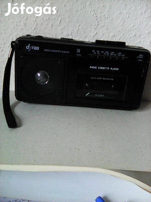 Dyras rádió cassette player 4 db ellem van benne