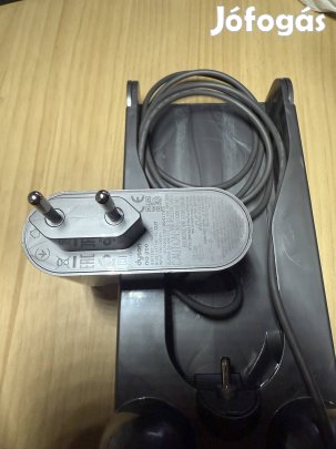Dyson V11 eredeti fali tartó + töltő